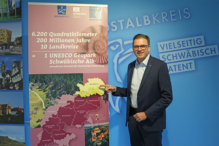 Landrat Dr. Joachim Bläse macht deutlich: Der Ostalbkreis ist Teil des UNESCO Geoparks Schwäbische Alb, einer der bedeutendsten Naturlandschaften der Welt!