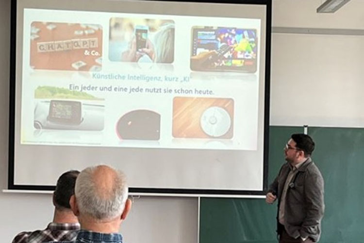 Prof. Dr. Anthony Stein referierte für das Innovationszentrum Landwirtschaft 4.0 über KI in der Landwirtschaft.