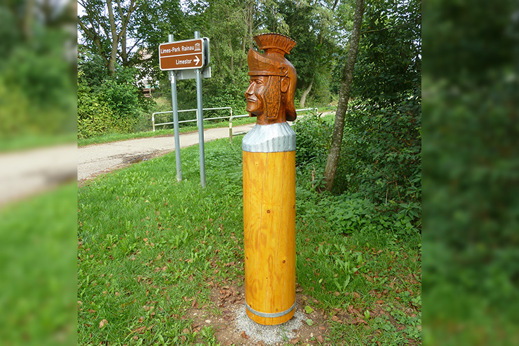 Zu sehen ist eine Legionärsstele 