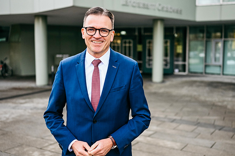 Landrat Dr. Joachim Bläse informiert über Neuerungen bei der diesjährigen Landtagswahl und ruft zur regen Wahlbeteiligung auf.