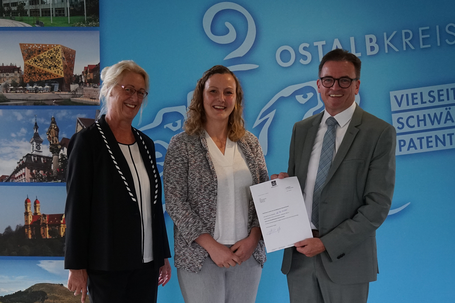 V. l.: Erste Landesbeamtin Gabriele Seefried, Sarah Löwenthal und Landrat Dr. Joachim Bläse