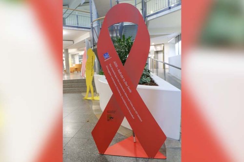 Welt-AIDS-Tag 2022: Ausstellung 'Aufruhr In Der Seele' im Landratsamt Ostalbkreis