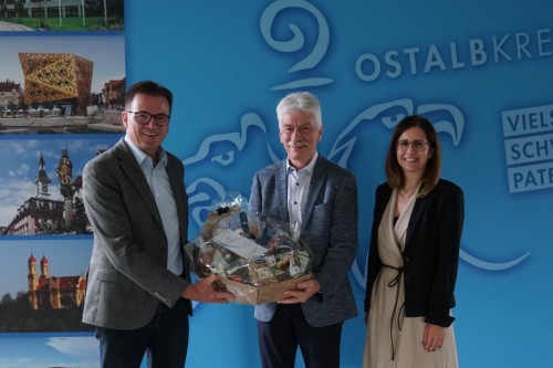V. l.: Landrat Dr. Joachim Bläse, Sozialplaner Martin Joklitschke und Sozialdezernentin Julia Urtel. 