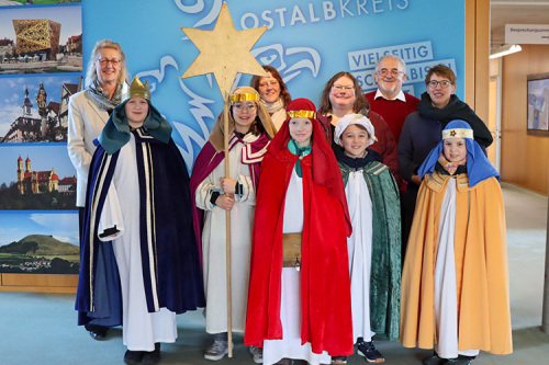 Sternsingergruppe zu Besuch im Aalener Kreishaus