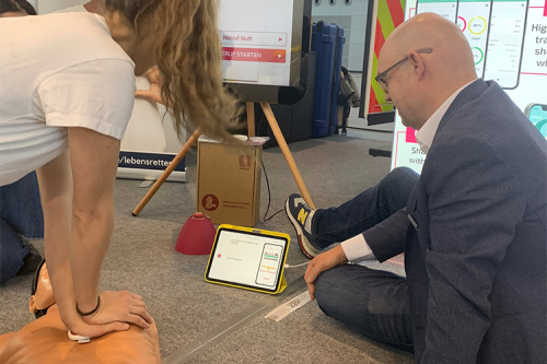 Herz-Lungen-Wiederbelebung mit Feedback-System