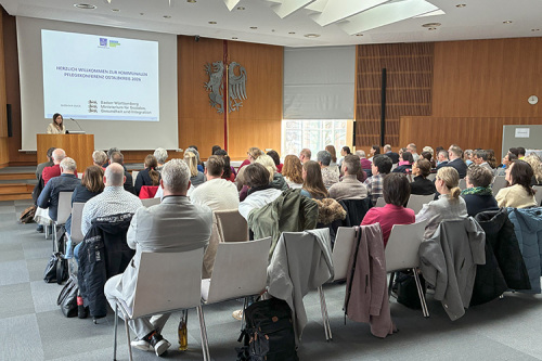 Kommunale Pflegekonferenz tagt im Aalener Kreishaus - Tagespflege, Quartiersentwicklung und Einsamkeitsnetzwerk im Fokus