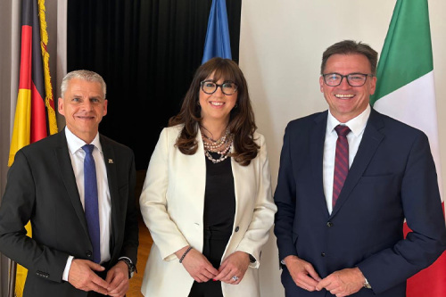  V. l.: Staatssekretär Dr. Patrick Rapp, Ministerium für Wirtschaft, Arbeit und Tourismus Baden-Württemberg, Generalkonsulin der Republik Italien Laura Lamia und Landrat Dr. Joachim Bläse