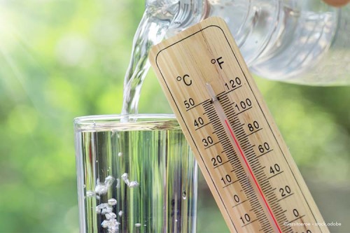 Trinkfahrplan für die heißen Tage: Viel Flüssigkeit ist angesagt ©jozsitoeroe