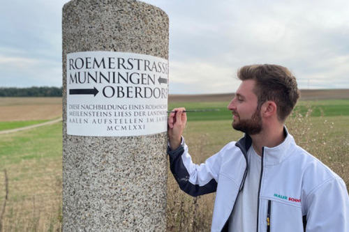 Maler Julian Schneck bei der Arbeit (Foto: Maler Schneck)