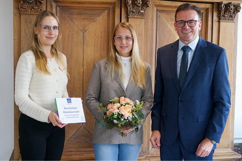 Erfolgreiches Ausbildungs- und Studienjahr im Landratsamt Ostalbkreis - Landrat gratuliert bester Studentin der Fakultät Sozialwesen 